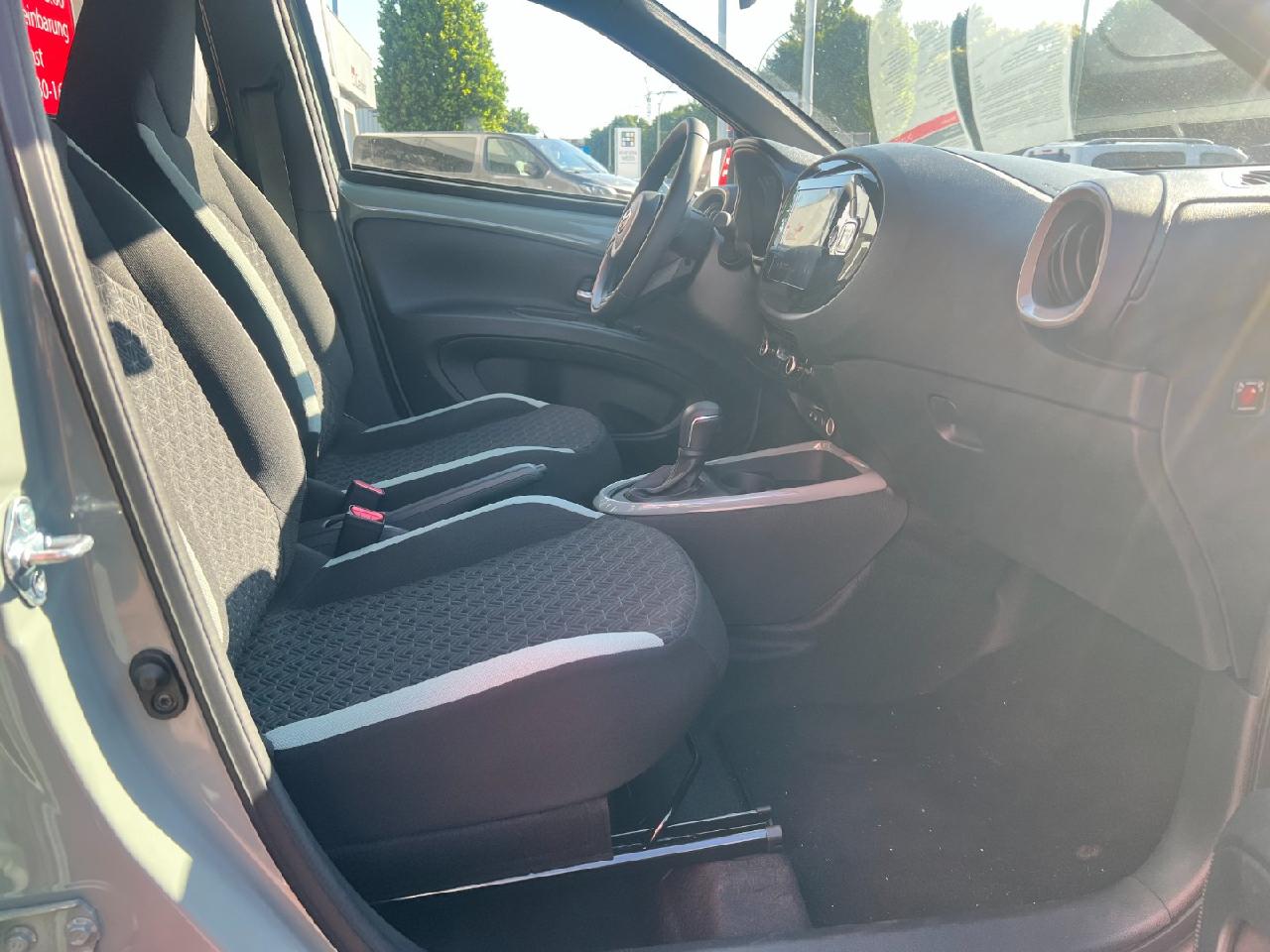 Toyota Aygo X Teamplayer: Basis (Komfort P + LED & Parking)