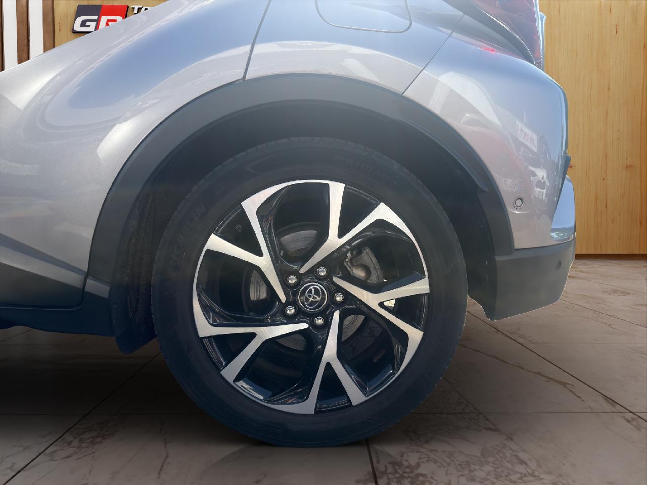 Toyota C-HR plus LED Paket [LED]