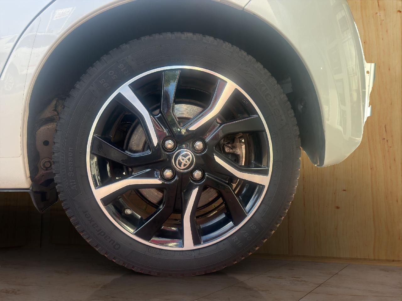 Toyota Yaris plus [PPH], [SH] und [DPA]