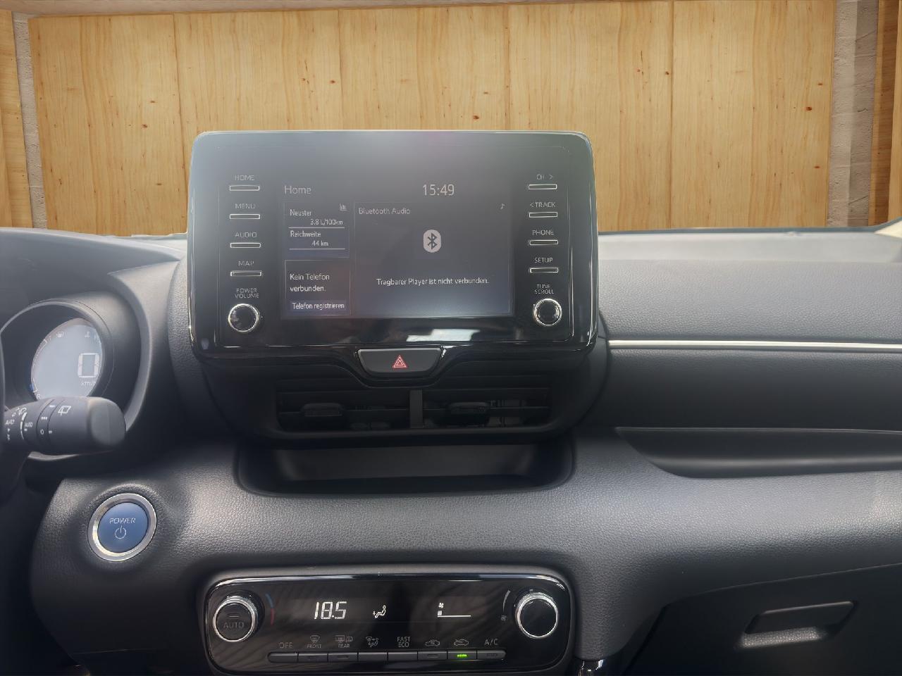 Toyota Yaris Club Basis + Comfort-Paket + Technik-Paket Hybrid